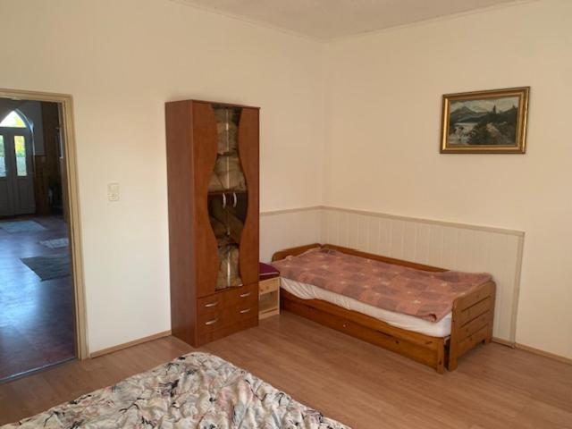 - Csendes, Kenyelmes Csaladi Haz Apartmán *