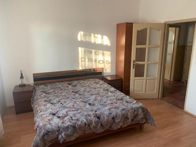 Apartmán - Csendes, Kenyelmes Csaladi Haz